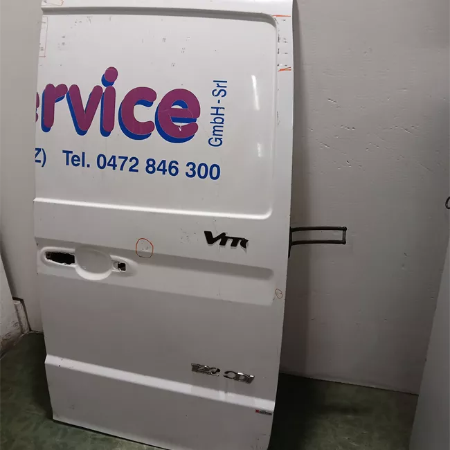 Porta carico posteriore a battente destra apertura 180° lamierata