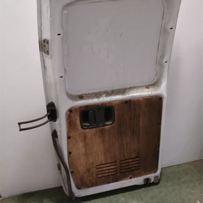 Porta carico posteriore a battente destra apertura 180° lamierata