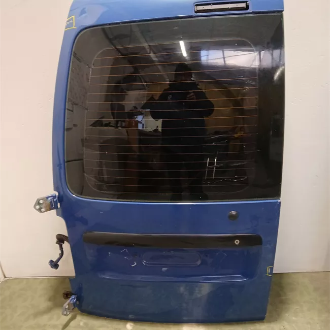 Porta carico posteriore a battente sinistra