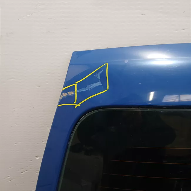 Porta carico posteriore a battente sinistra