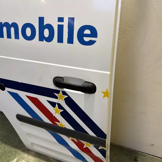 Porta posteriore destra