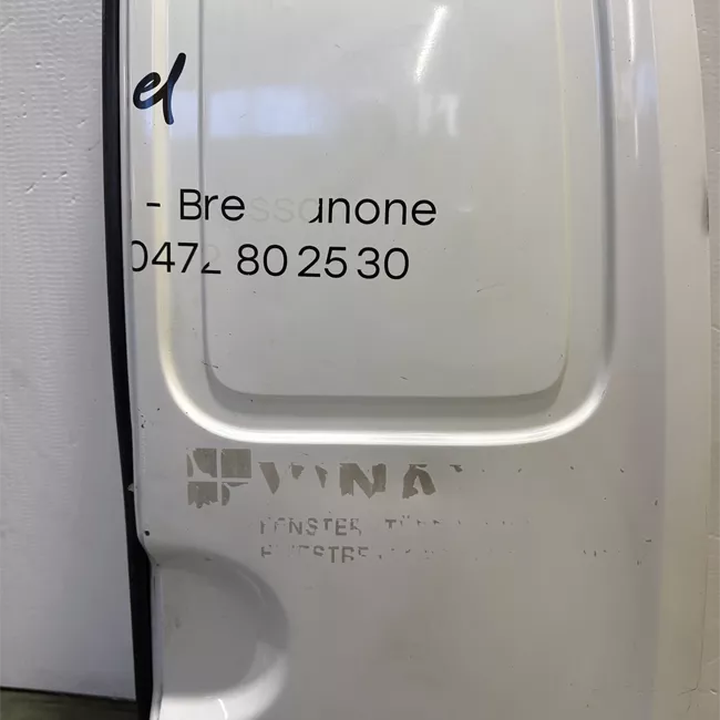 Porta carico posteriore a battente destra