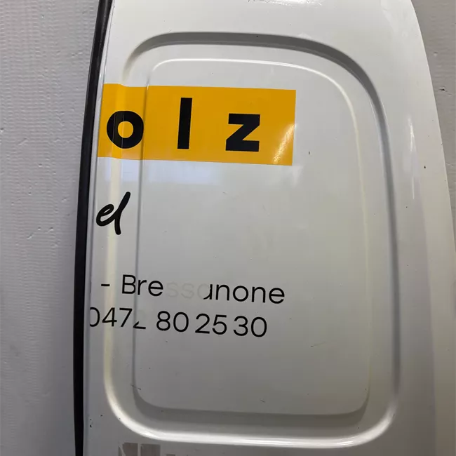 Porta carico posteriore a battente destra