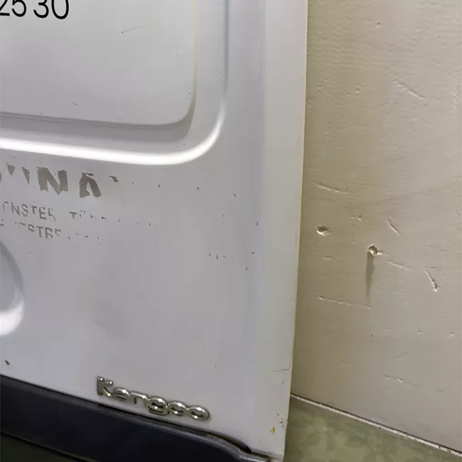 Porta carico posteriore a battente destra