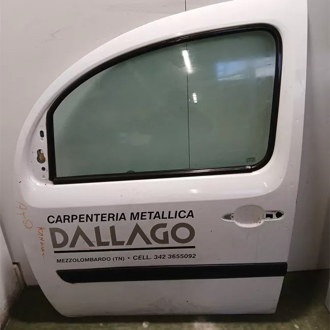 Porta anteriore sinistra
