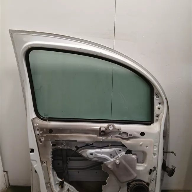 Porta anteriore sinistra