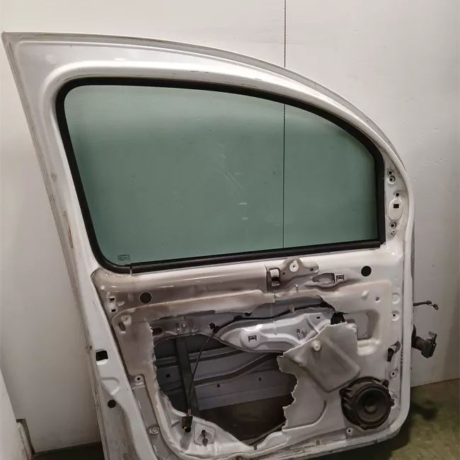 Porta anteriore sinistra