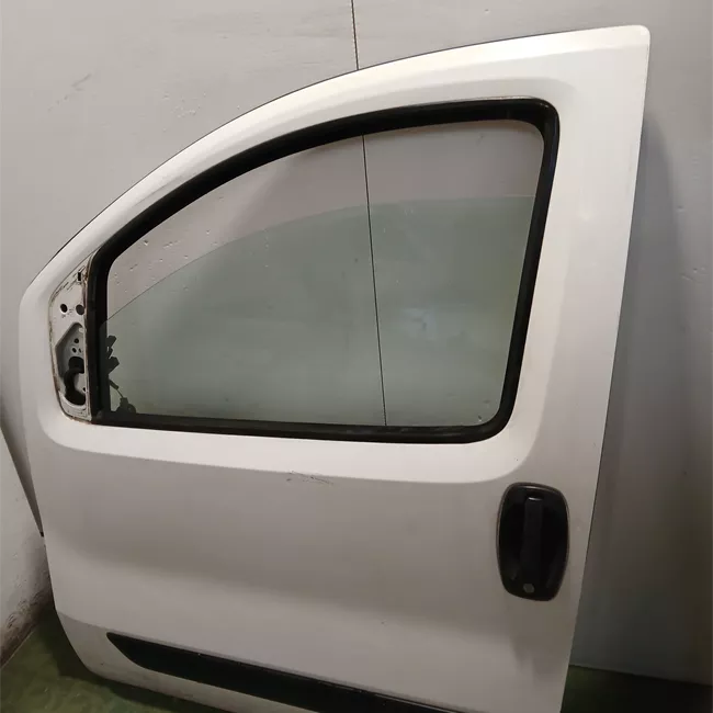 Porta anteriore sinistra