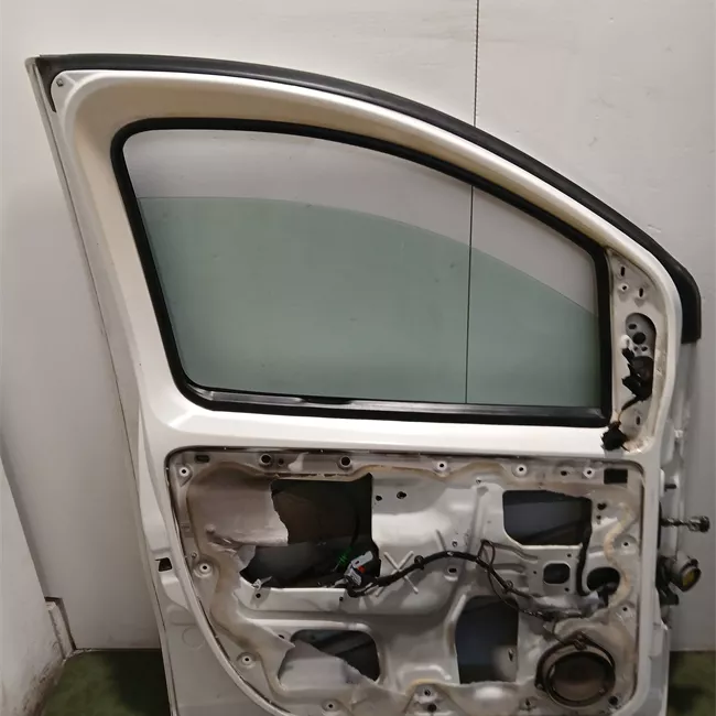 Porta anteriore sinistra