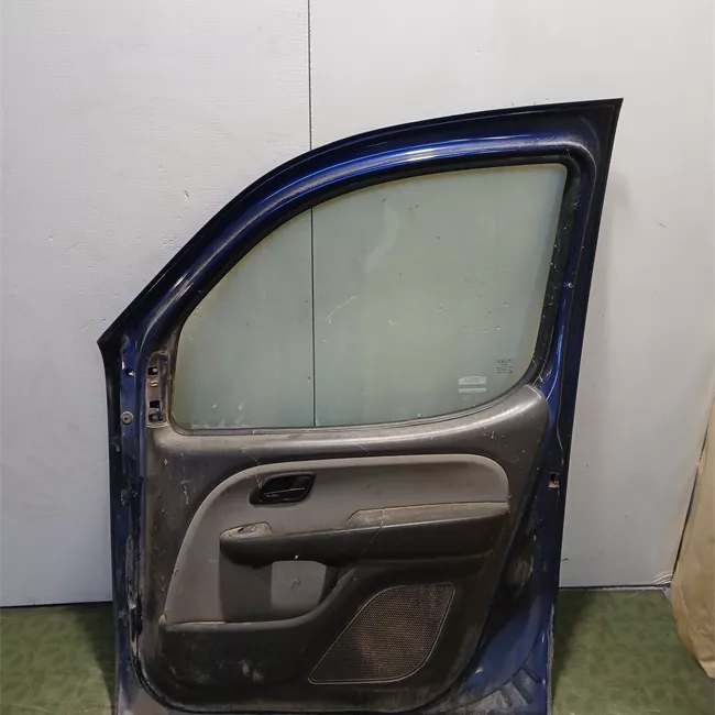 Porta anteriore destra