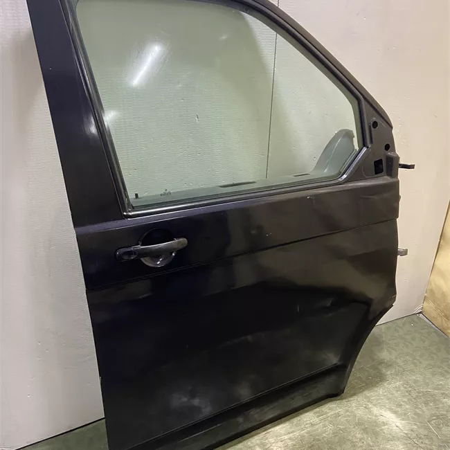 Porta anteriore destra