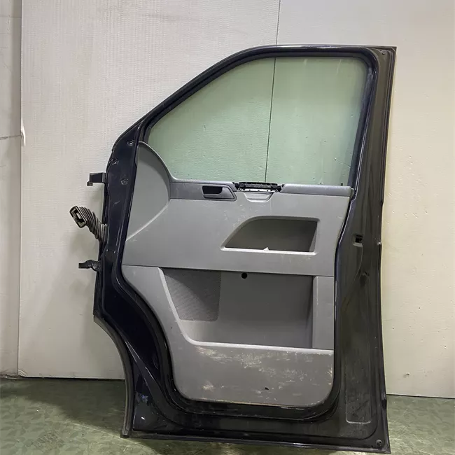 Porta anteriore destra