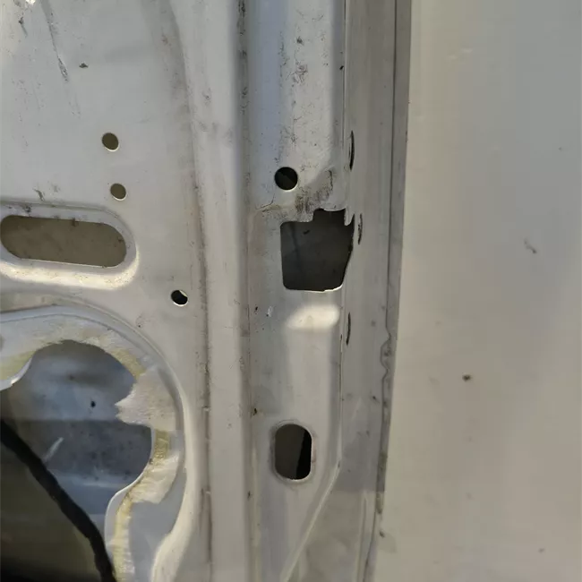 Porta anteriore destra