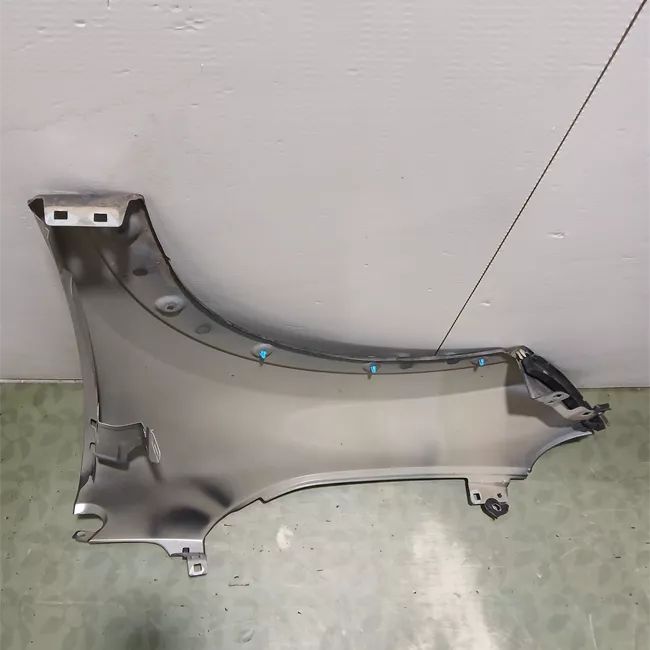 Parafango anteriore destro