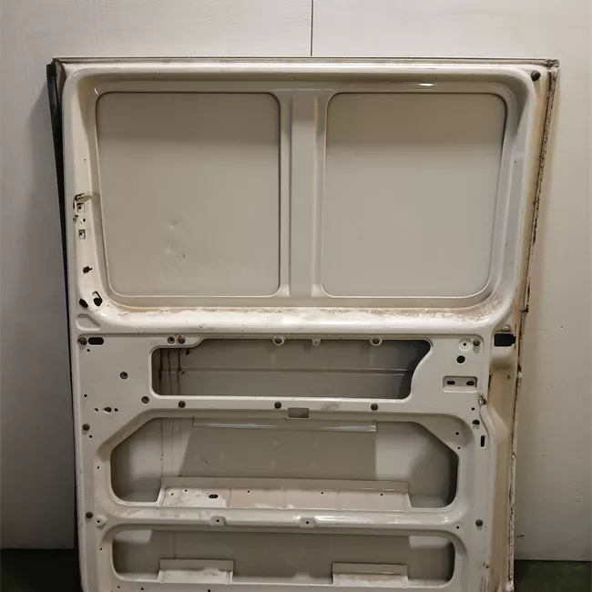 Porta posteriore destra con chiusura centralizzata