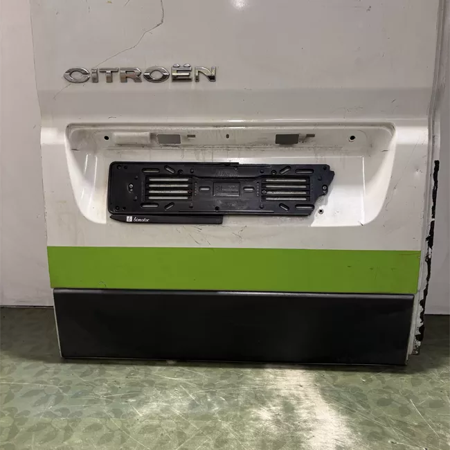 Porta carico posteriore a battente sinistra Lamierata