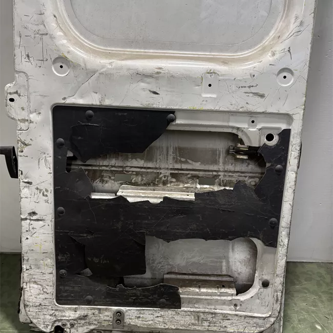 Porta carico posteriore a battente sinistra Lamierata