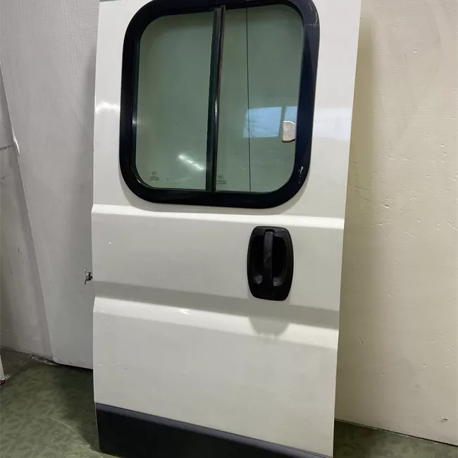 Porta posteriore destra