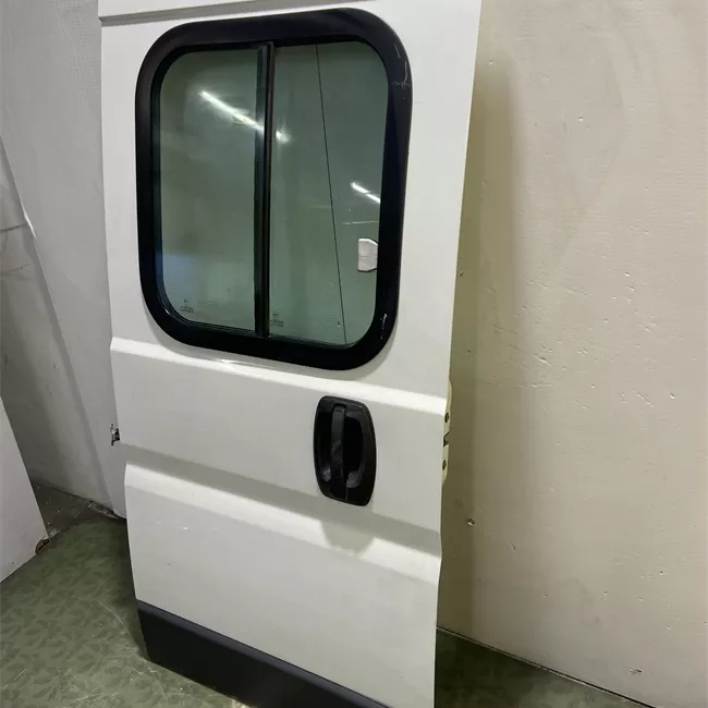 Porta posteriore destra