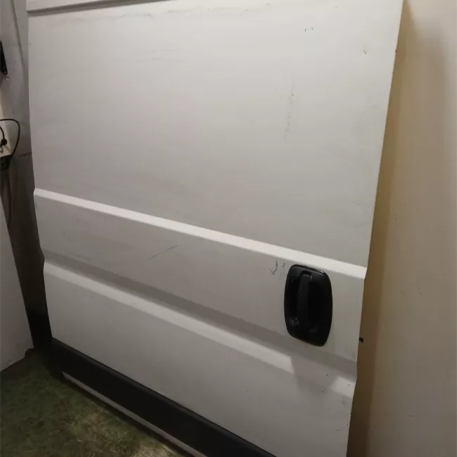 Porta posteriore destra