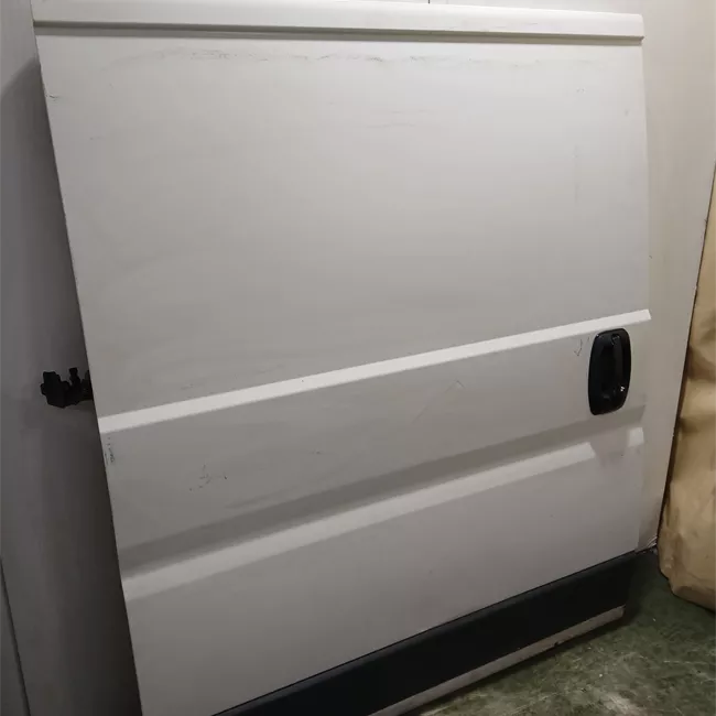 Porta posteriore destra