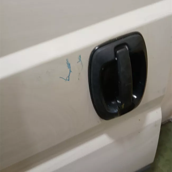 Porta posteriore destra