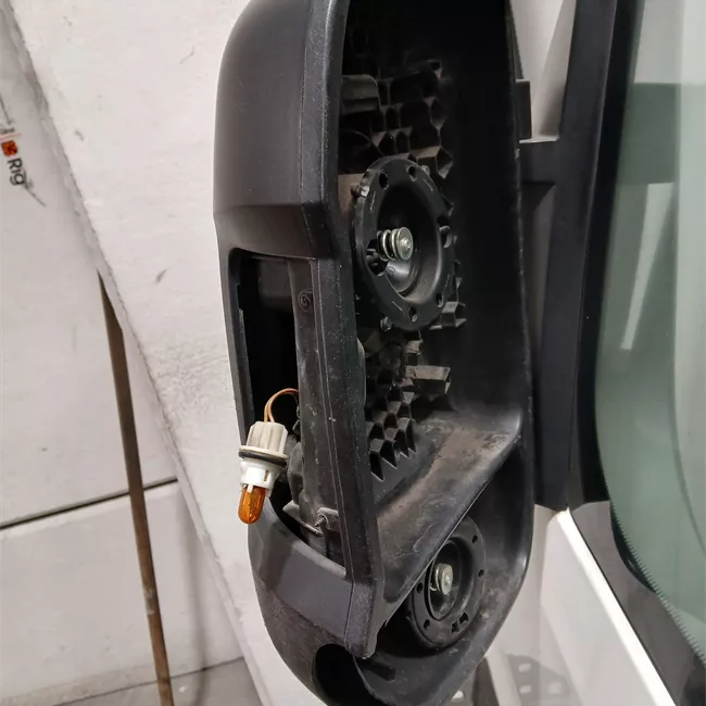 Porta anteriore sinistra