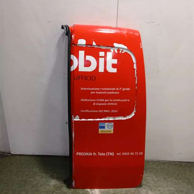 Porta carico posteriore a battente destra