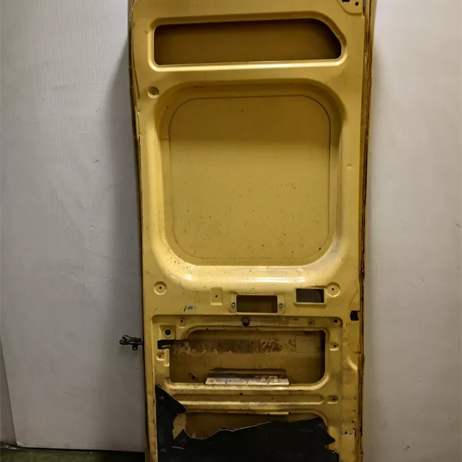 Porta carico posteriore a battente destra