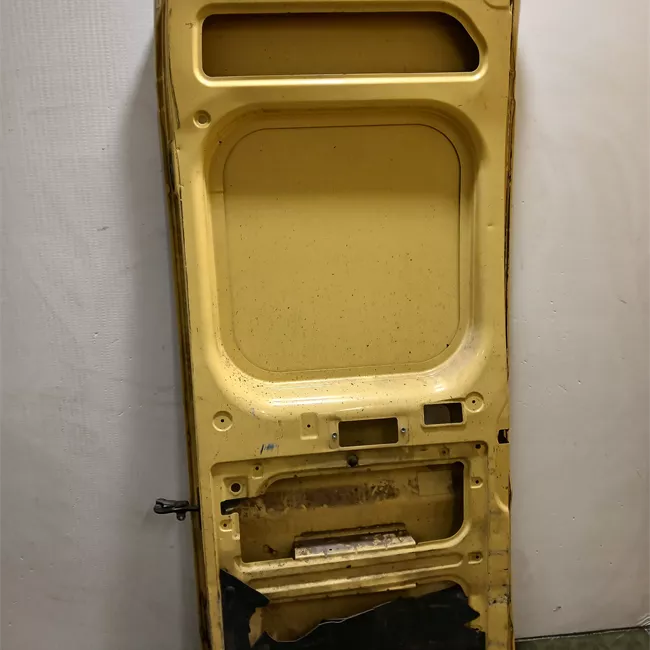 Porta carico posteriore a battente destra