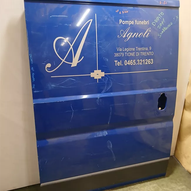 Porta posteriore destra