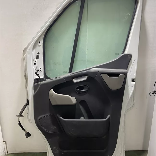 Porta anteriore destra