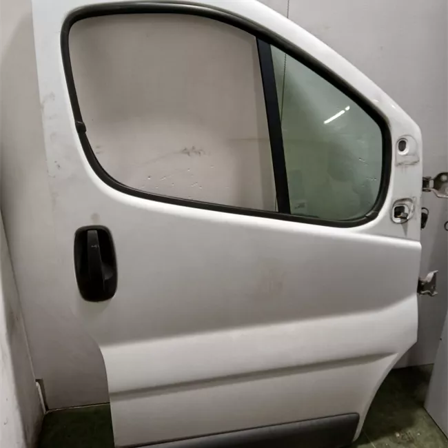 Porta anteriore destra