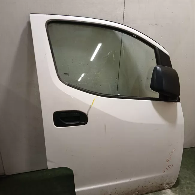 Porta anteriore destra