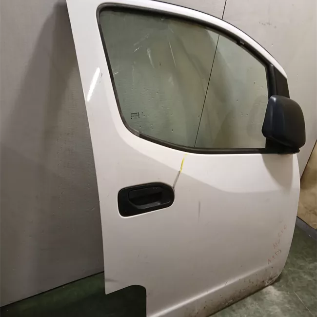 Porta anteriore destra