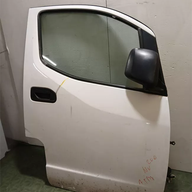 Porta anteriore destra