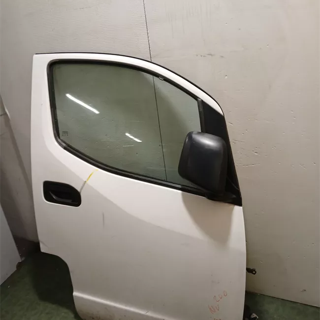 Porta anteriore destra