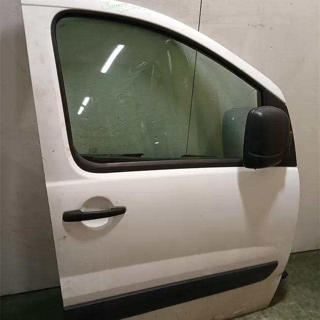 Porta anteriore destra