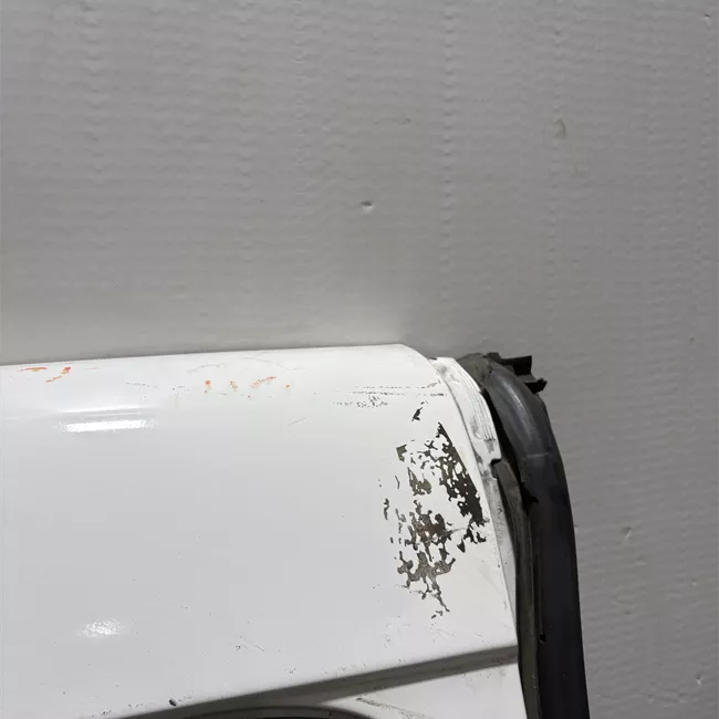 Porta carico posteriore a battente sinistra