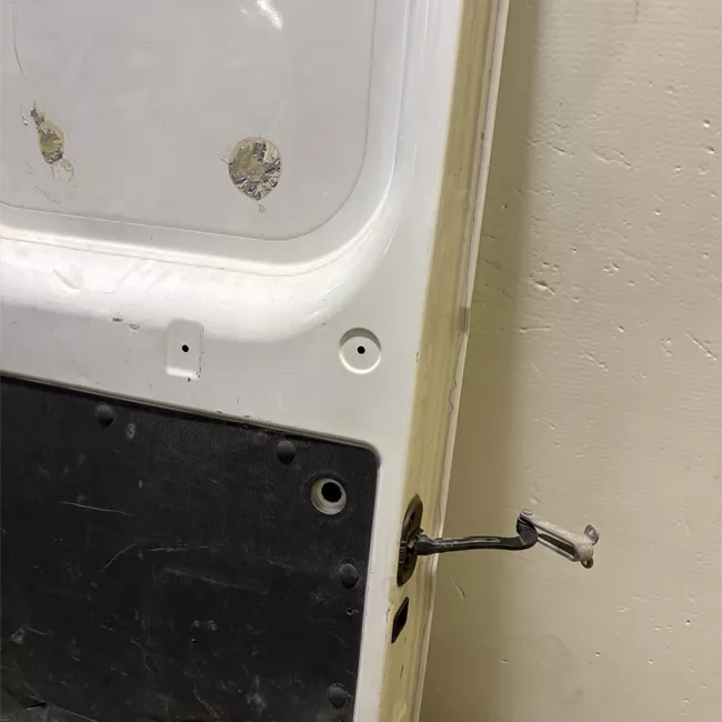 Porta carico posteriore a battente sinistra Lamierata