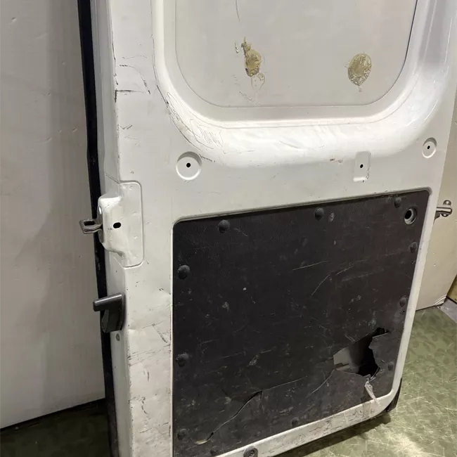 Porta carico posteriore a battente sinistra Lamierata