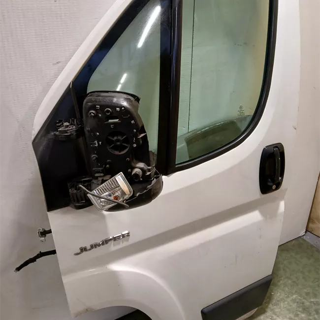 Porta anteriore sinistra