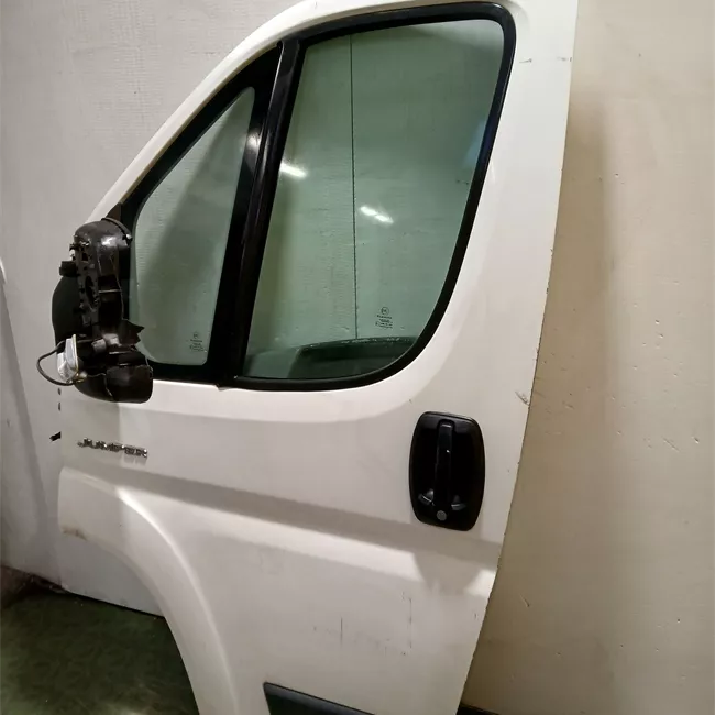 Porta anteriore sinistra