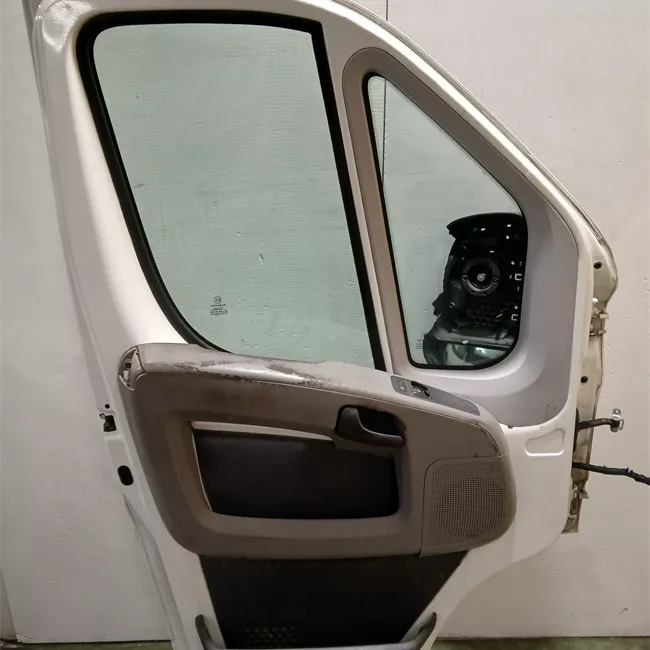 Porta anteriore sinistra