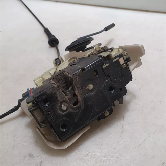 Serratura porta anteriore destra