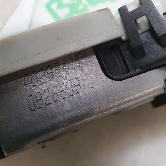 Serratura porta anteriore destra con chiusura singola