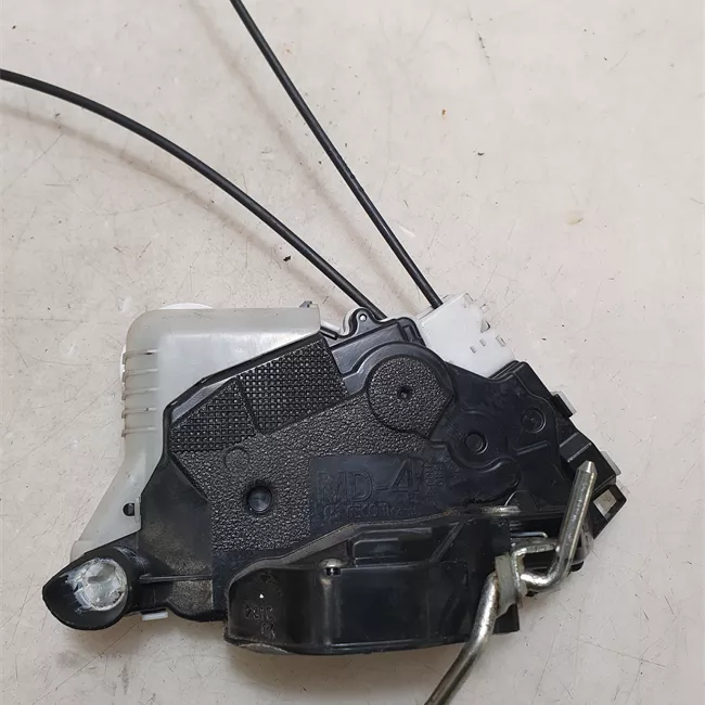 Serratura porta anteriore destra con chiusura centralizzata