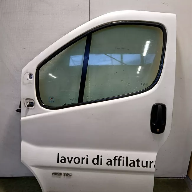 Porta anteriore sinistra