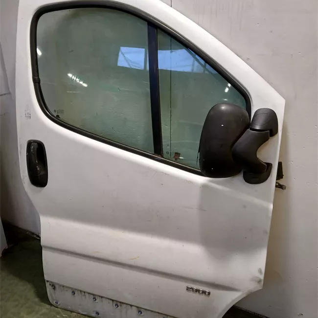 Porta anteriore destra