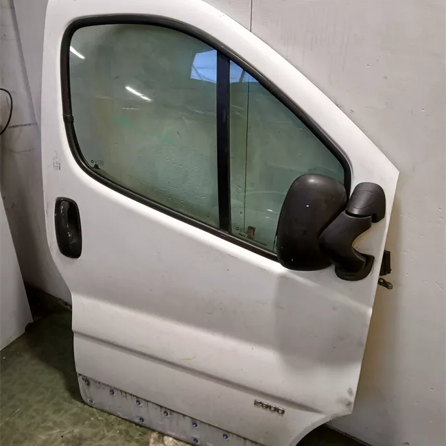 Porta anteriore destra